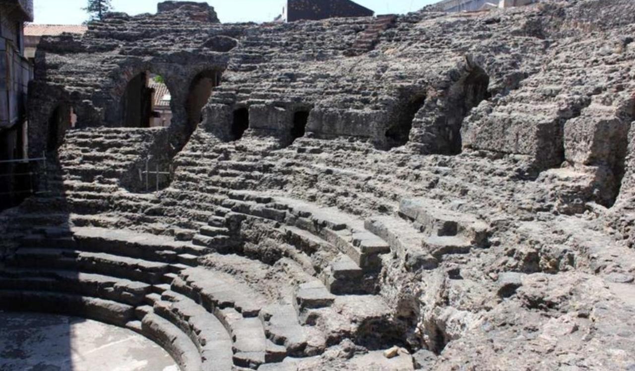 Domus Odeon La Casa Nel Parco Archeologico Di Catania Apartamento Exterior foto