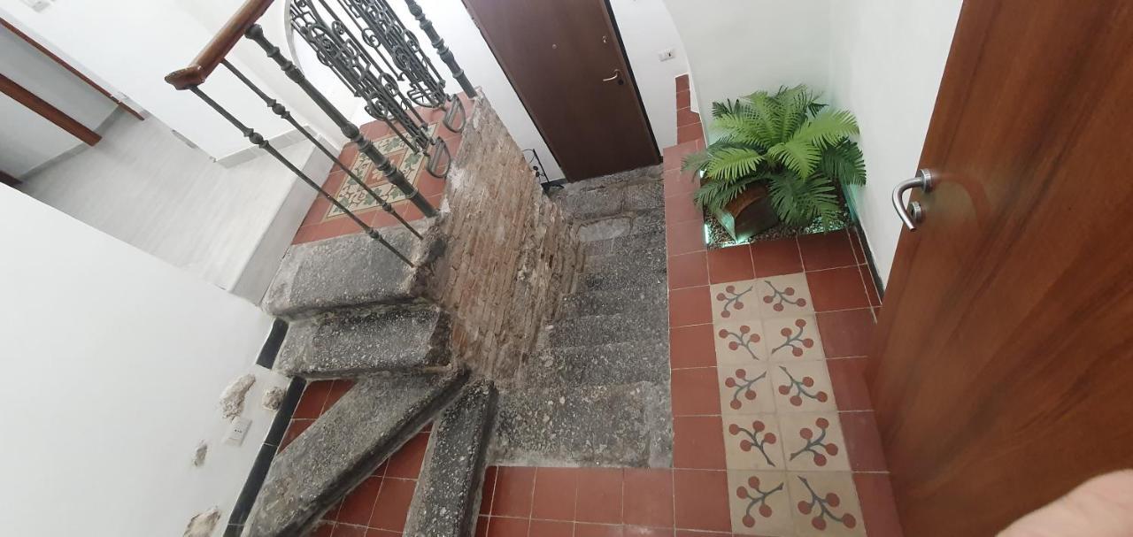 Domus Odeon La Casa Nel Parco Archeologico Di Catania Apartamento Exterior foto