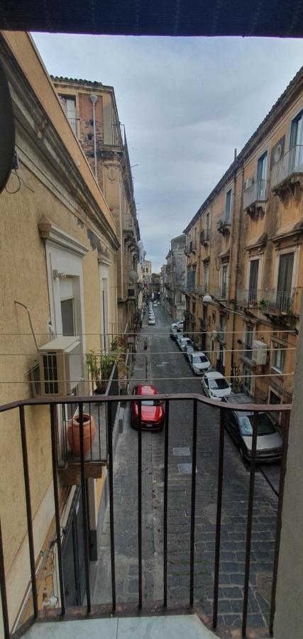 Domus Odeon La Casa Nel Parco Archeologico Di Catania Apartamento Exterior foto